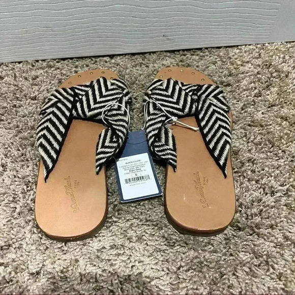 Universal Thread Louise Chevron Print Knotted Sandals Size 5 - Picture 1 of 4